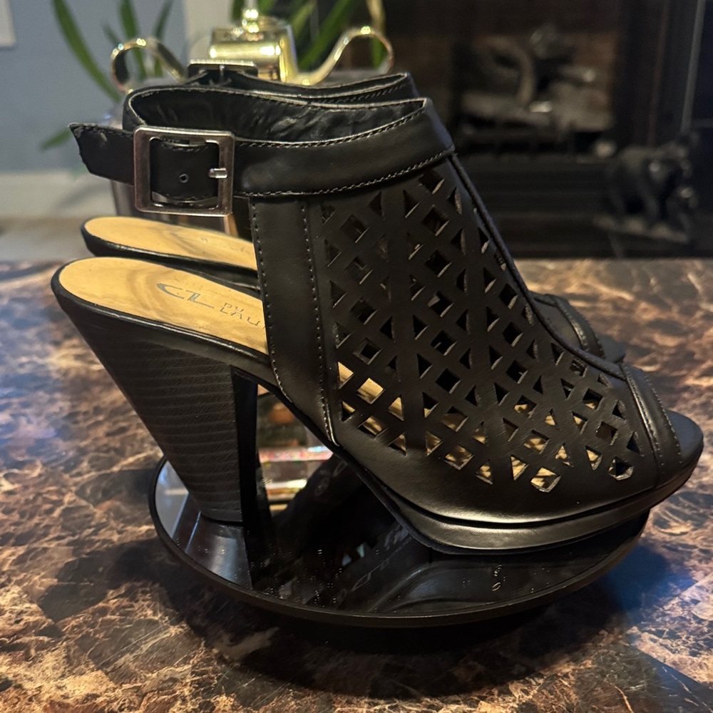 CL by Laundry Way Black Perforated Heeled Sandals - Women’s Size 7 - Picture 5 of 10